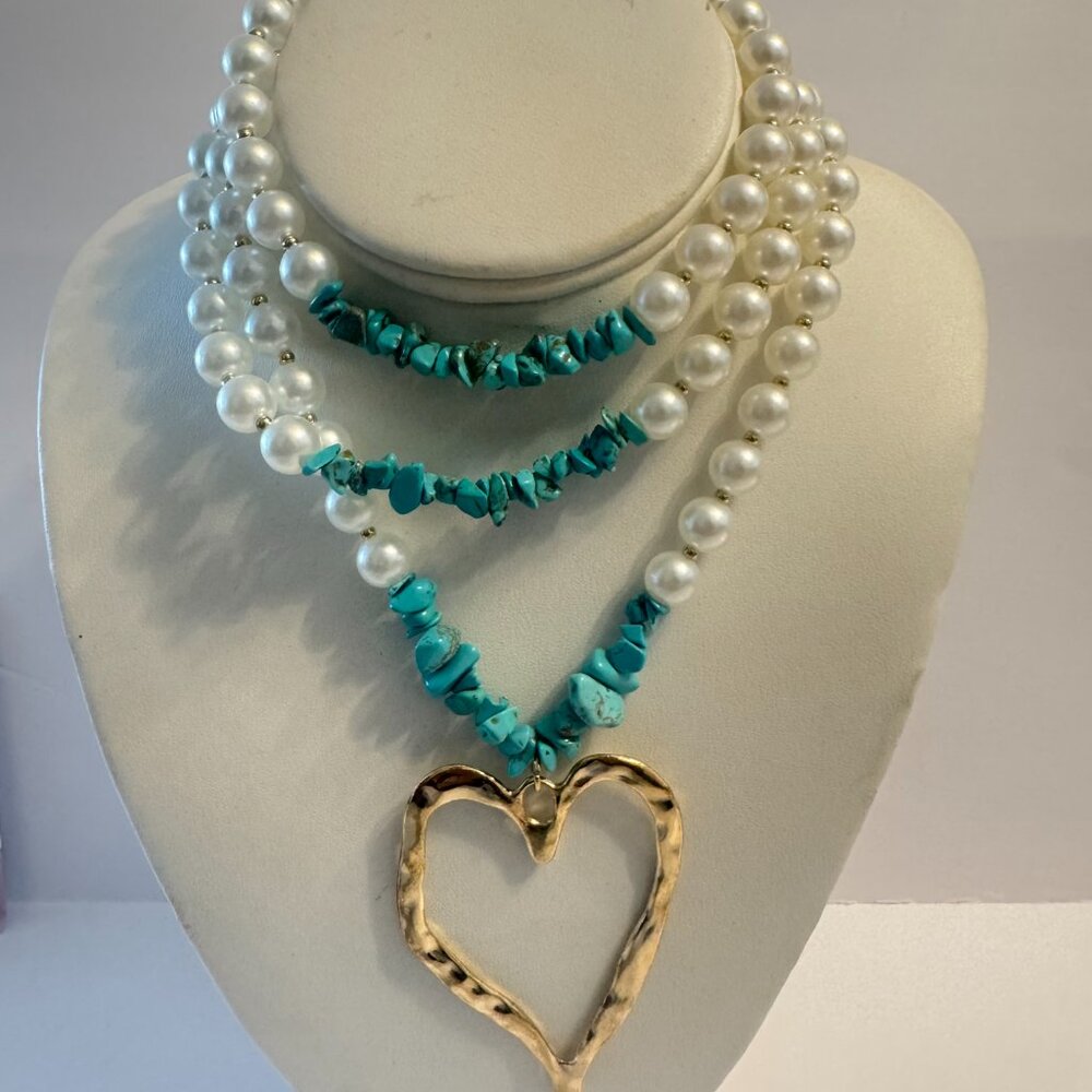 HEART Elegant Statement Necklace – Timeless Chic Style - Picture 3 of 8